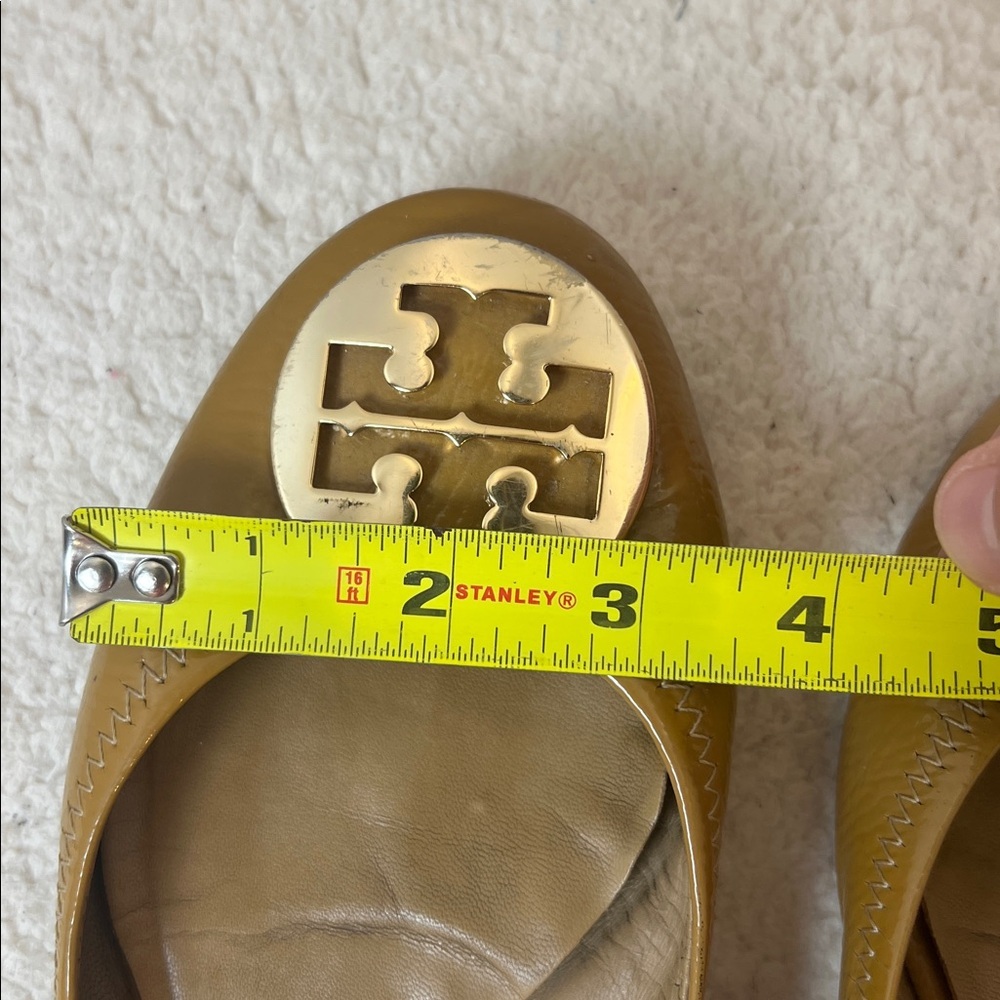 Tory Burch Women's gold Brown Loafers with Gold Logo size 8-8.5. - Picture 10 of 12